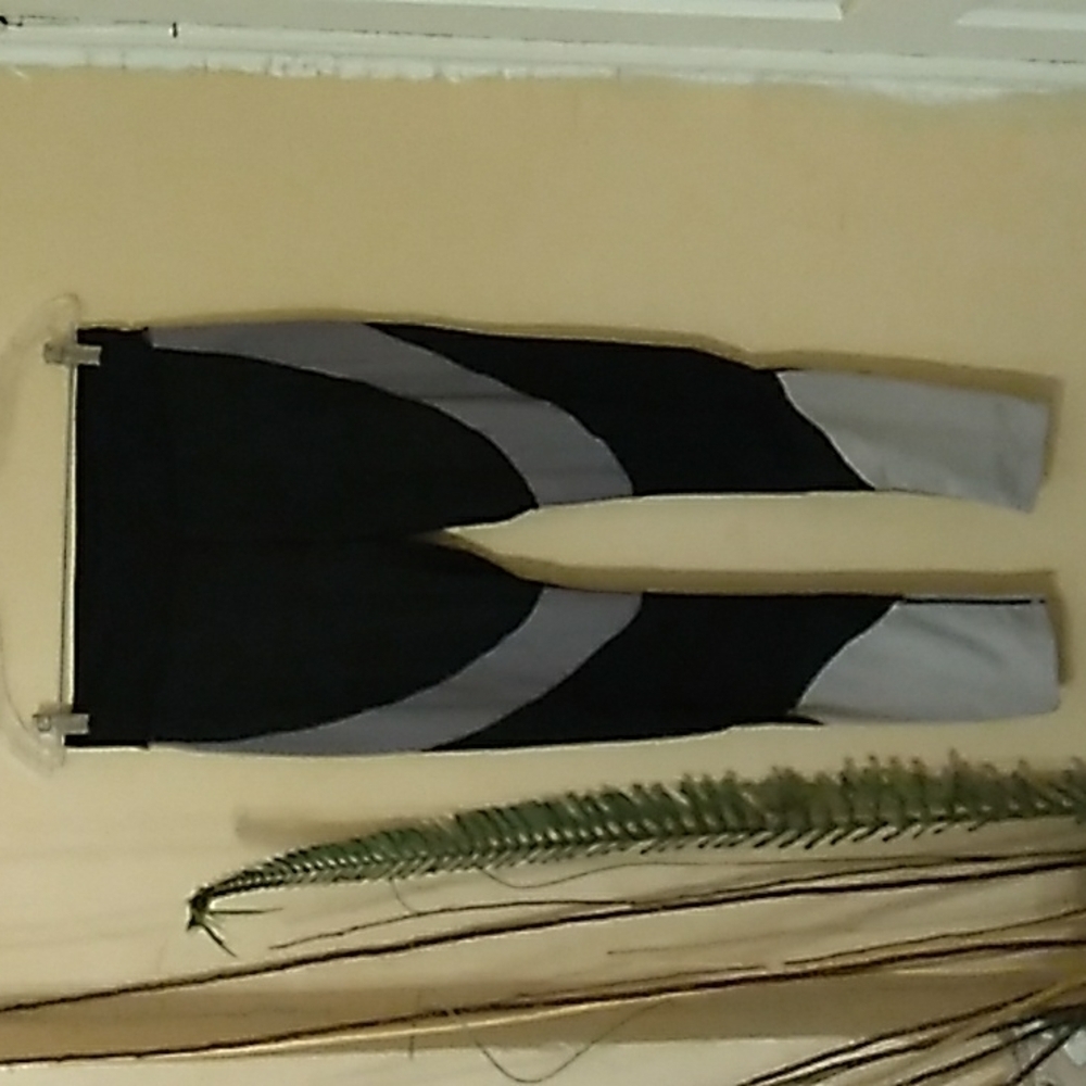 Marc New York performance womans gray‎ and black leggings size Medium